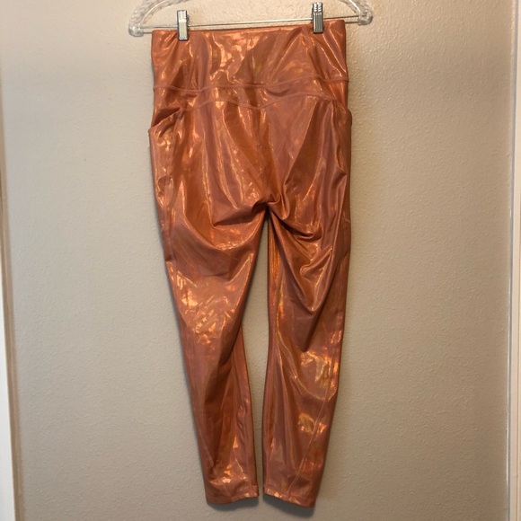 Fabletics PureLuxe high waisted iridescent 7/8 legging with pockets size medium - Picture 4 of 5